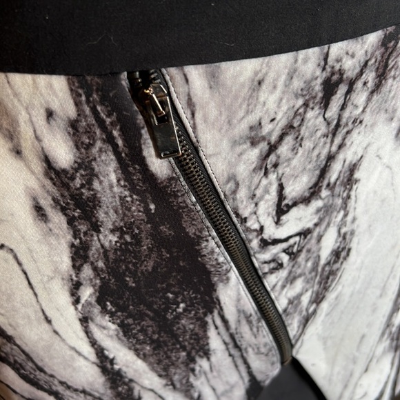 ZARA Basic Marble Asymmetric Zip Moto Mini Skirt Size Medium - Picture 5 of 15